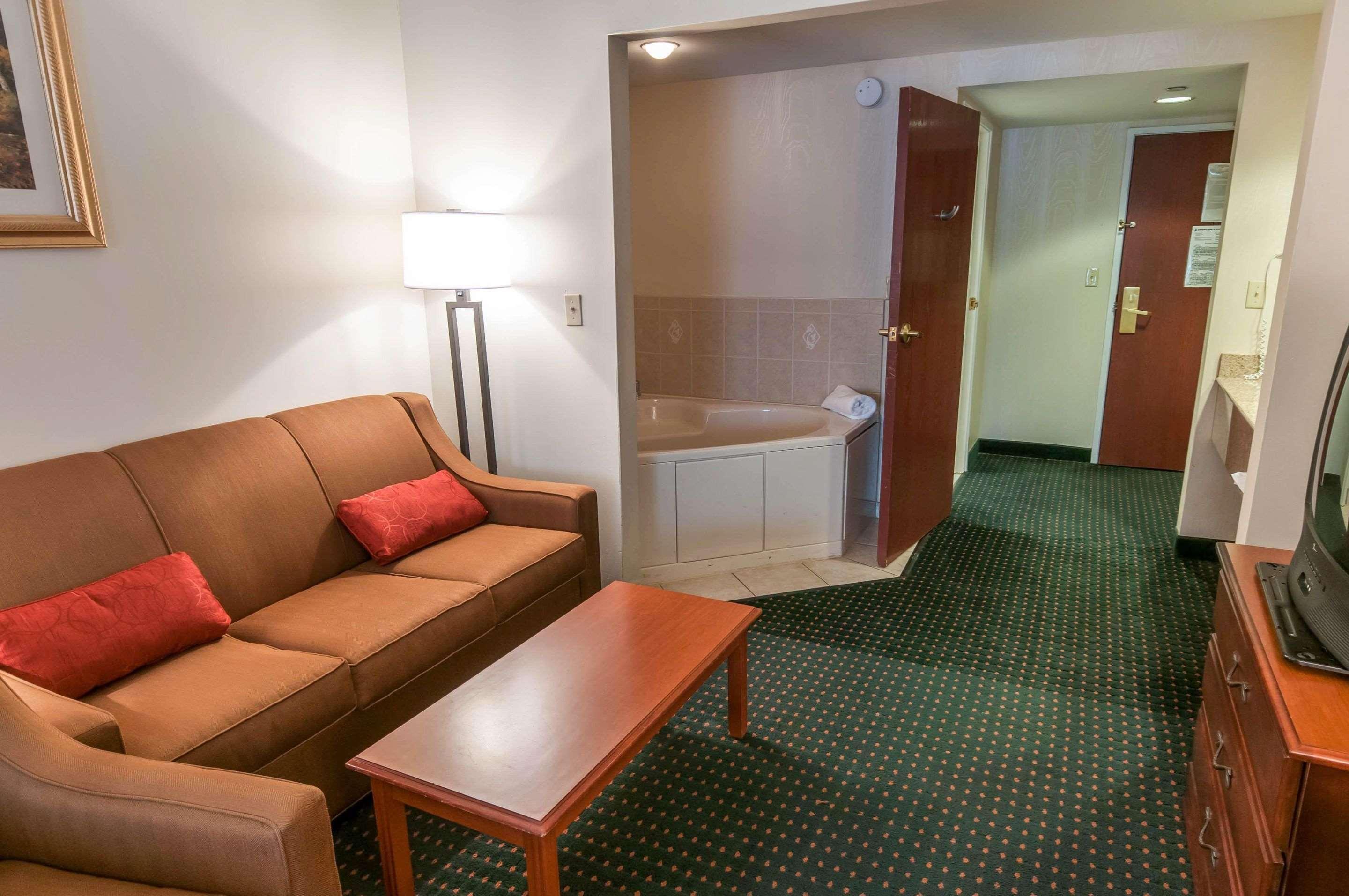 Comfort Inn & Suites Mount Pocono Exterior foto